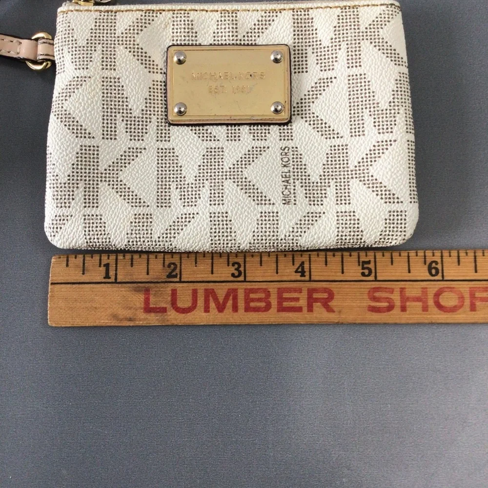 Michael Kors Wristlet Tan/Beige AV-11410 Ivory MK‎ Signature Leather.